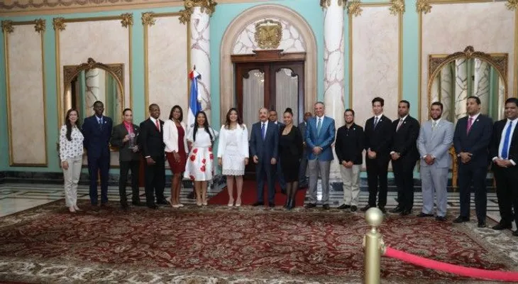 Presidente Danilo Medina recibe a ganadores del Premio Nacional de la Juventud 2017