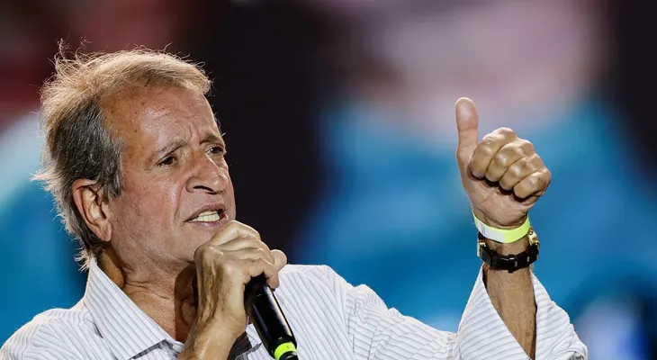 El Partido Liberal de Flavio Bolsonaro reconoce la victoria de Lula, pero no lo felicita y pide aclarar los cuestionamientos