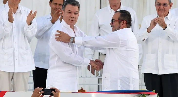 Paso a paso: así se implementará el acuerdo de paz en Colombia