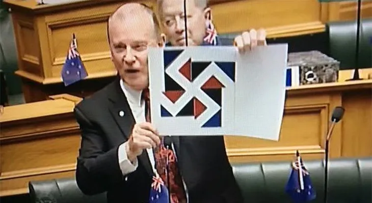 Polémica en Nueva Zelanda por la inclusión de un emblema con esvástica en su búsqueda de bandera