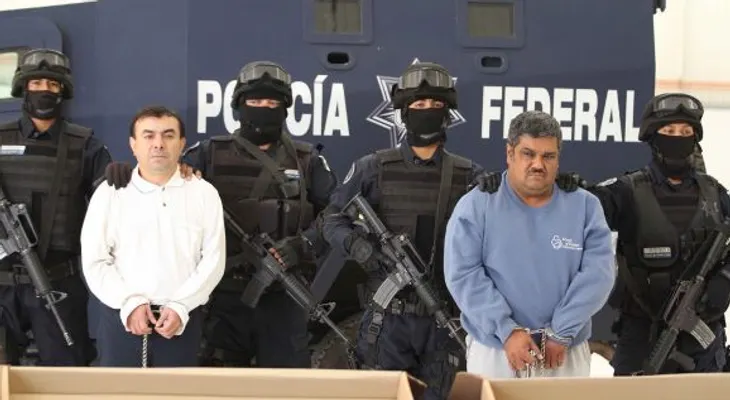 3 meses de prisión contra 3 presuntos dueños de 54 paquetes de droga