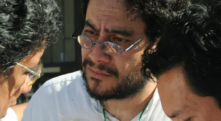 Autoridades investigan a senador de la oposición por debate contra el expresidente Álvaro Uribe