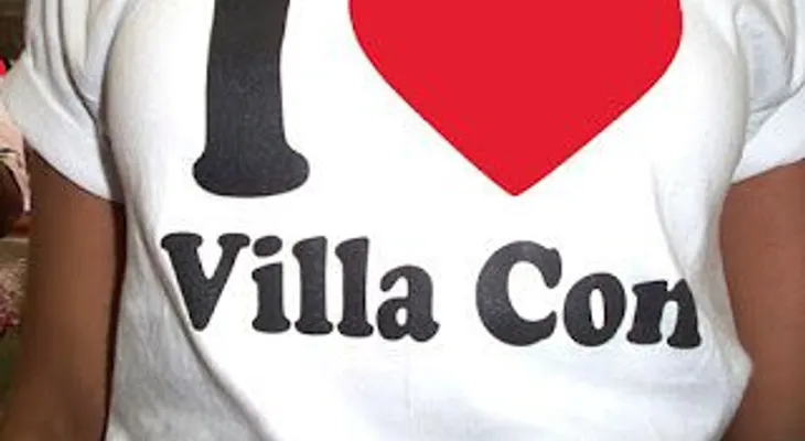 Comerciantes de Villa Consuelo entregan motocicletas a la PN para patrullaje
