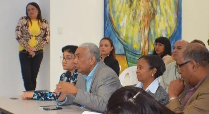 Director de Inapa recibe comisión de la Contraloría