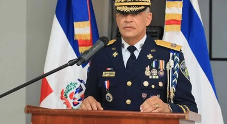 Director de la Policía celebra entregas voluntarias de personas con órdenes de arresto pendientes