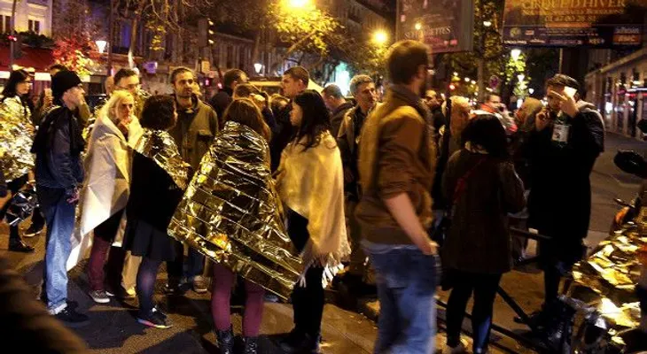 Parisinos, entre la solidaridad y el pánico