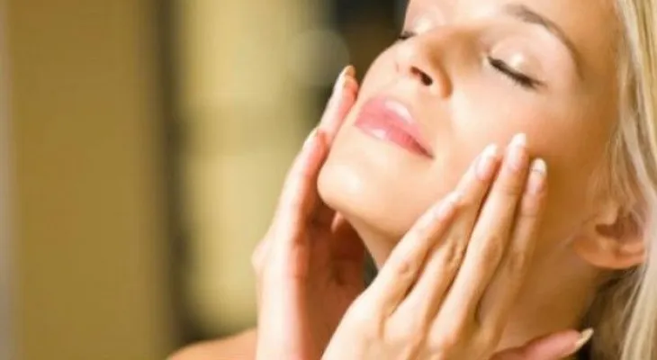 9 infusiones naturales para tu rostro
