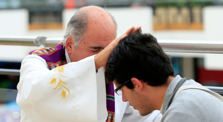 Así fue la Confesatón de los católicos antes de la visita del papa Francisco a Colombia