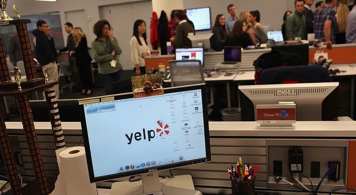 "Yelp despidió una madre soltera: a mí", dice exempleada que criticó a la compañía