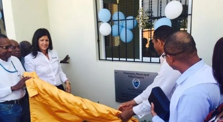Cemento PANAM inaugura funeraria municipal en Villa Gautier