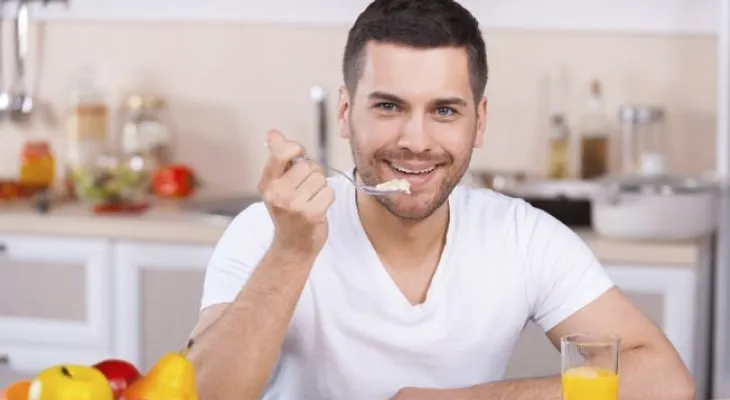 Hombres: Cómo llevar una alimentación sana en cada etapa