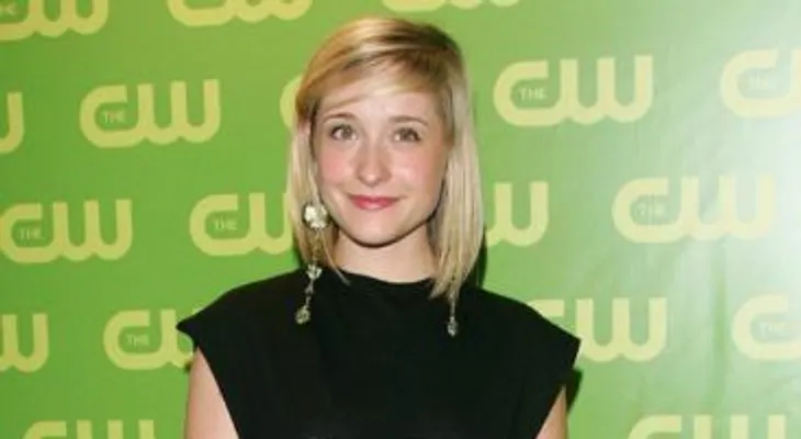 Una actriz de "Smallville" se declara culpable en caso de secta sexual Nxivm