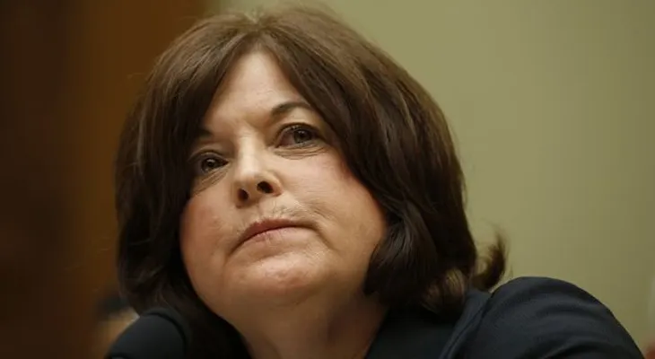 Renuncia la directora del Servicio Secreto
