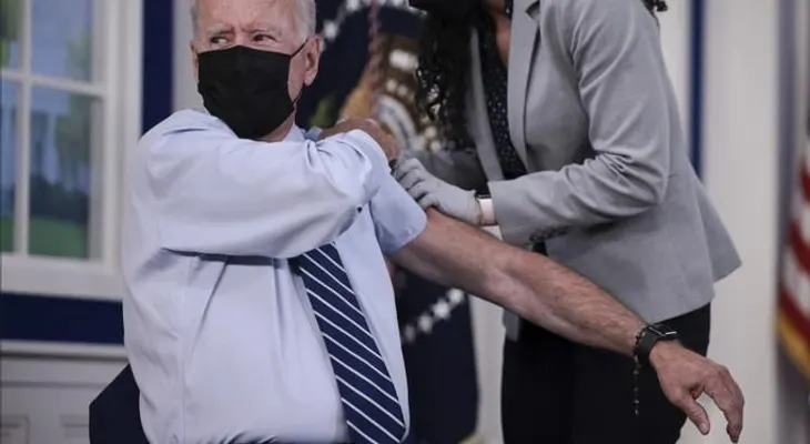 Biden se pone una dosis de refuerzo de la vacuna de Pfizer