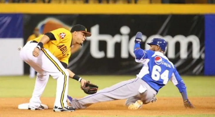 Licey adquiere dos lanzadores y Águila uno y un 3ra base