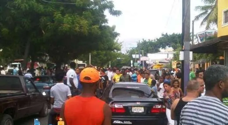 Video: Mujer muere al ser arrollada por vehículo que echaba carreras en Santiago, República Dominicana