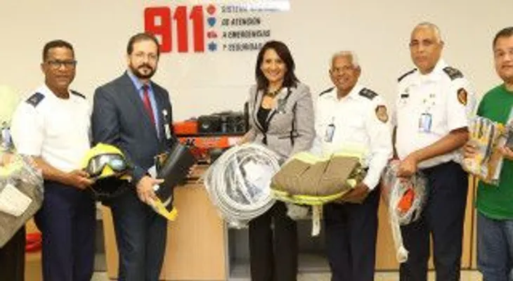 Estados Unidos dona equipos para bomberos