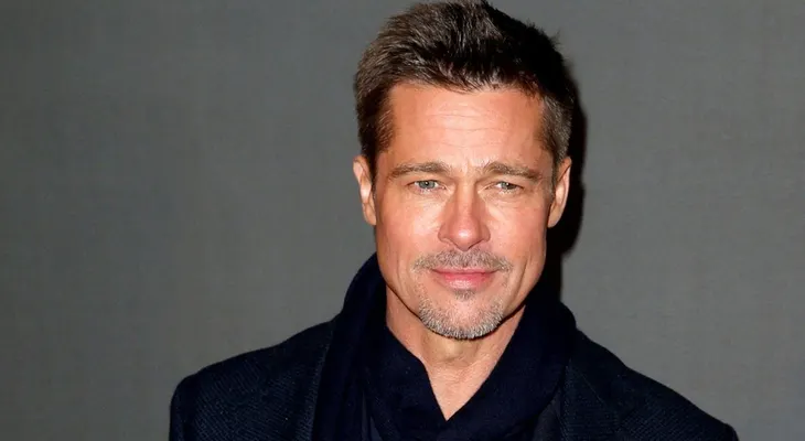 Brad Pitt tiene nueva novia, parecida a Angelina Jolie, pero mucho más joven