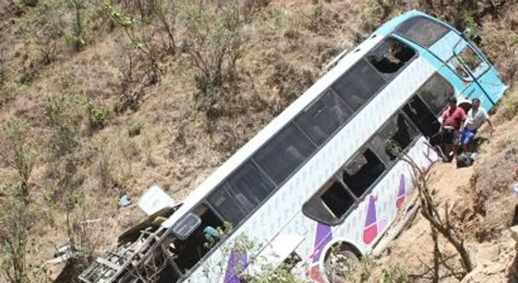 Perú: 22 muertos, 18 heridos en accidente autobús
