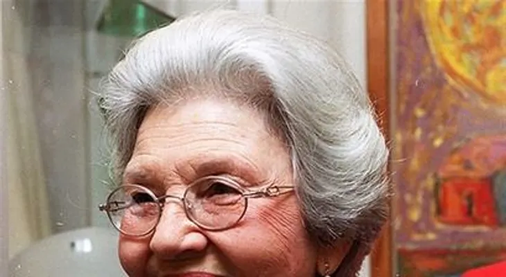 Muere la ex primera dama Doña Renée Klang de Guzmán