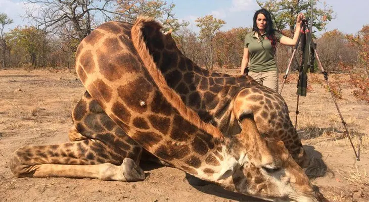 La cazadora más odiada por defender el dentista que asesinó al león Cecil