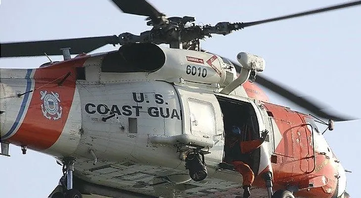 Rescatan a 35 dominicanos a 15 millas náuticas de la costa oeste de Puerto Rico