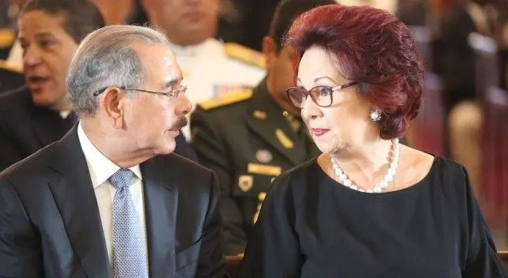 Danilo Medina acude a la Catedral a dar pésame a familiares de Imbert Barrera