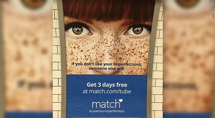 Retiran publicidad de portal de citas que decías que las pecas eran imperfecciones