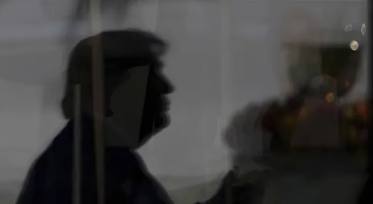 Trump protagoniza un video oficial de 30 segundos que desata críticas por su financiación pública