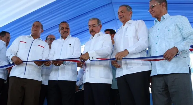 Danilo Inaugura obras hidráulicas en Azua