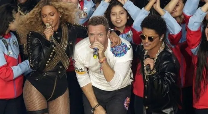 Critican nuevo video de Coldplay por representación de India