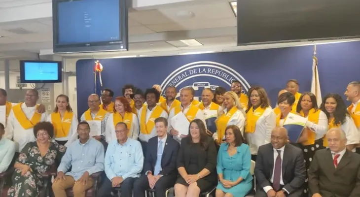 INFOTEP valida certificados ocupacionales para decenas de dominicanos en NY