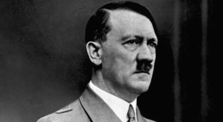 Hitler: Delirios, alcohol y desesperación antes dispararse un tiro en la cabeza 