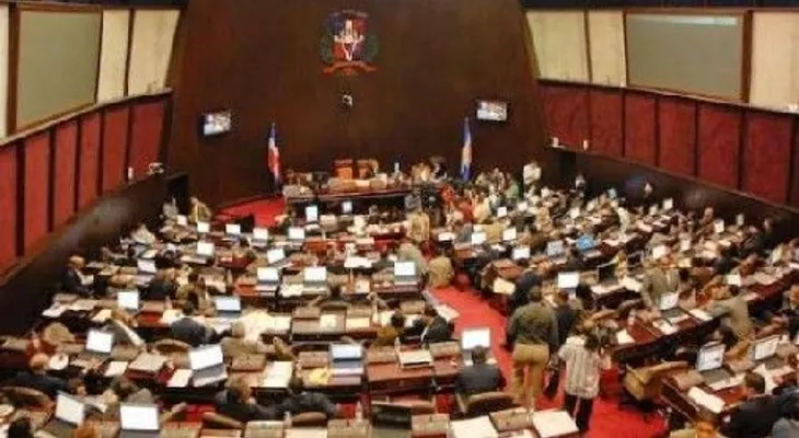 Cámara de Diputados aprueba resolución congratulando acuerdos de paz en Colombia