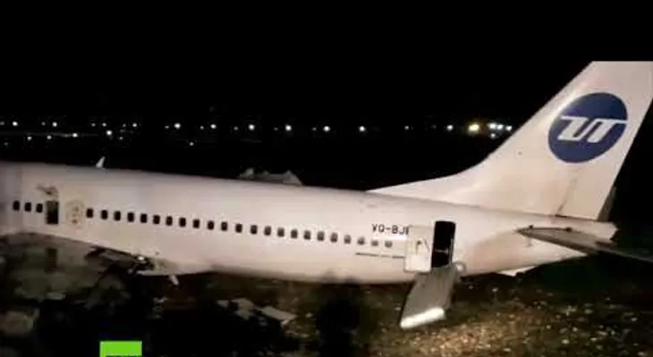 Se incendia avión en Rusia y deja 18 heridos