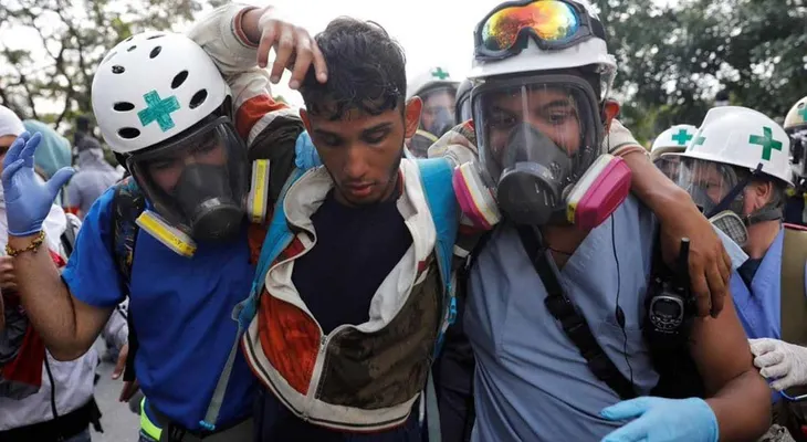 Reportan decenas de heridos en una nueva jornada de represión del régimen militar de Nicolás Maduro
