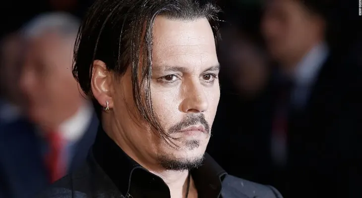 Demandan a Johnny Depp por golpear a un encargado de buscar lugares de rodaje para una película