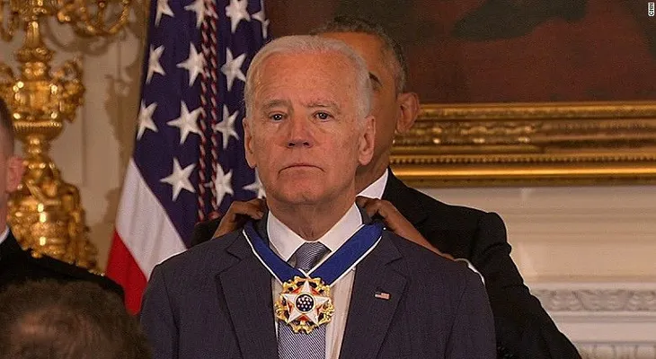 Obama sorprende a Biden otorgándole la Medalla de la Libertad