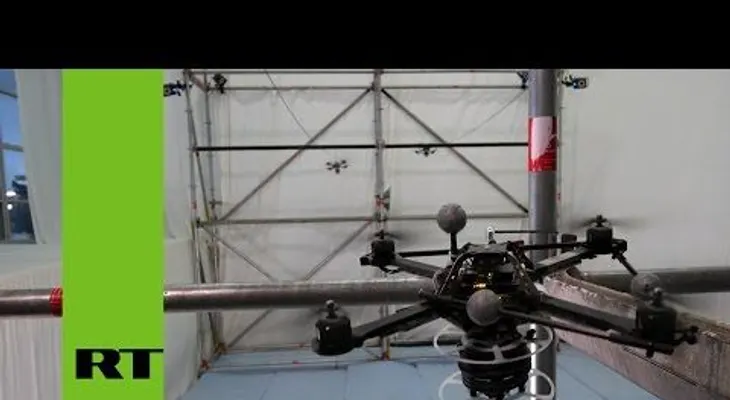 Dos robots voladores construyen un puente sin ayuda de los humanos (VIDEO)