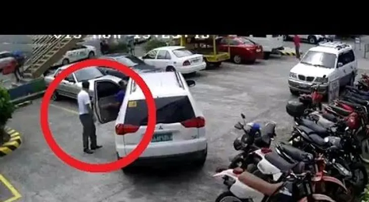 Quiso ayudar a su amigo a estacionar el auto y mira lo que pasó (VIDEO)