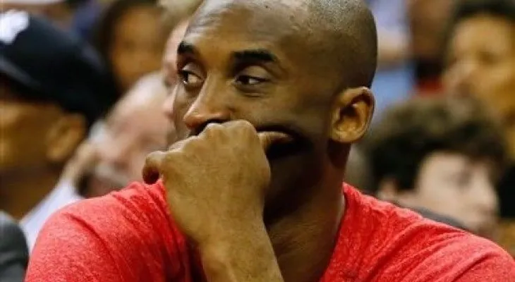 Kobe Bryant tiene rotura de manguito rotador 