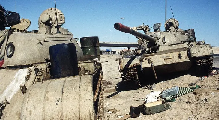 Encuentra más de 2,5 millones de dólares en oro en un tanque de guerra soviético