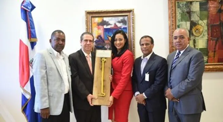 Clúster Turístico de Puerto Plata reconoce labor de Francisco Javier en el desarrollo de ese destino