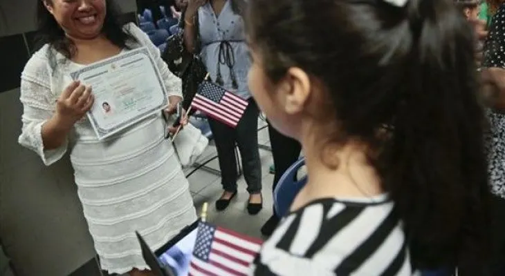 Miles dominicanos en EEUU se beneficiarían con rebaja costos trámites ciudadanía