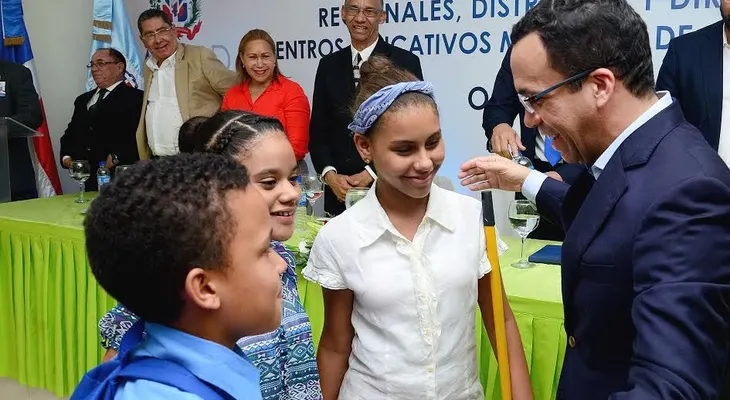 Navarro: solo el desarrollo institucional garantiza que el 4% en educación "de y de para mucho"