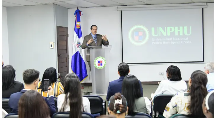 Víctor Atallah resalta la salud mental como clave del bienestar colectivo