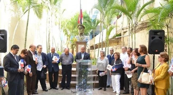 Conmemoran 54 aniversario muerte del teniente Amado García Guerrero 