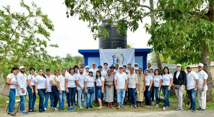 Voluntariado Bancentraliano dona un pozo de agua en Luisa Prieta, Monte Plata