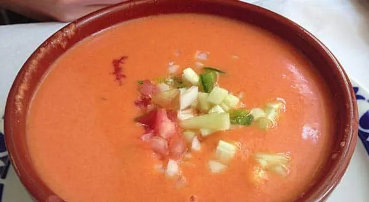 El gazpacho frena crecimiento células del cáncer de colon, demostrado por un estudio