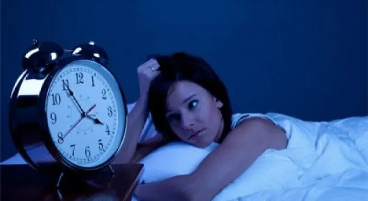 ¿Te levantas todas las noches para ir al baño? Así dejarás de hacerlo